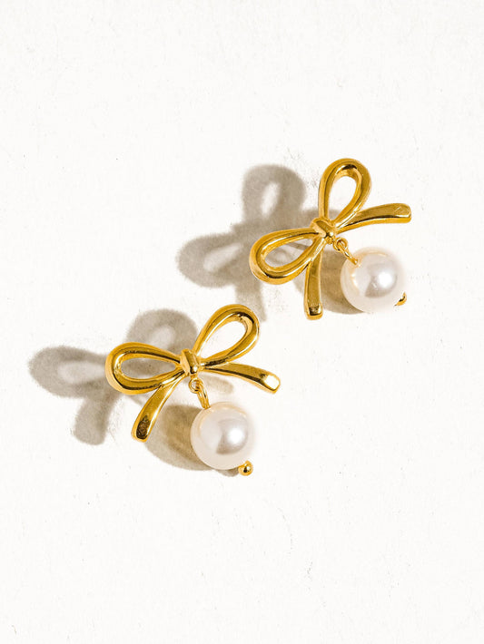 Aleah 18K Gold Non-Tarnish Bow Pearl Earring: Yellow Gold